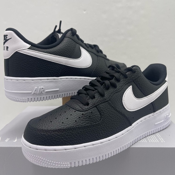 Nike Men’s AIR FORCE 1'07
BLACK/WHITE
NOIR/BLANC CT2302 002 Platform Sneakers - Picture 6 of 16